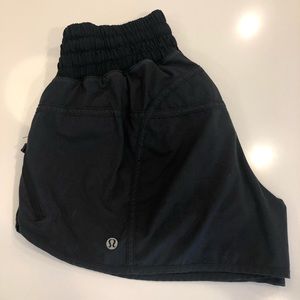 Lulu lemon black tracker shorts